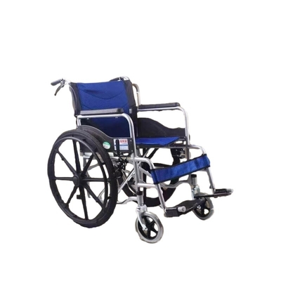 Sillón de ruedas de acero básico con diseño plegable