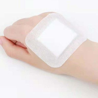 10cm*10cm Pads de alta absorción Cuidado de heridas Hidrocolloide Revestimiento adhesivo no tejido