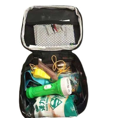 Kit de emergencia de primeros auxilios tácticos con mochila y material de camuflaje