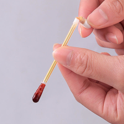 Swabs de algodón de alcohol medicinal certificados CE con una vida útil y certificación de 2 años